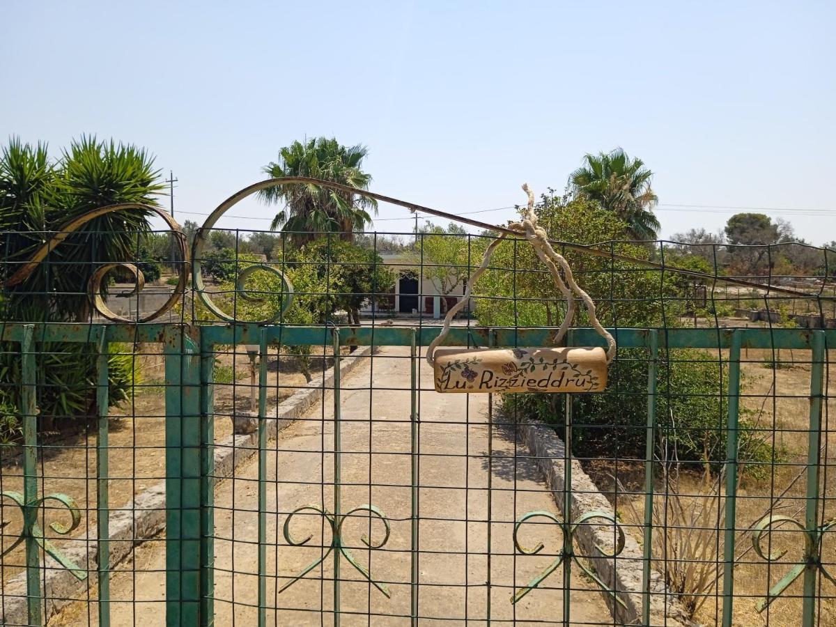 Villa rizzieddru Galatone Esterno foto